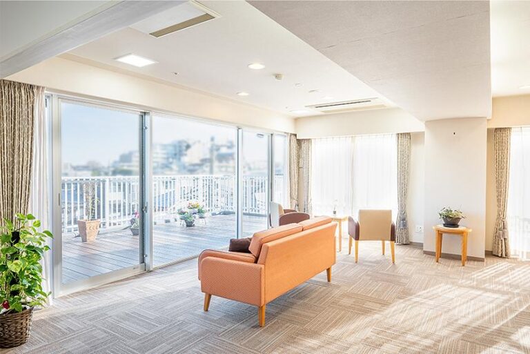 グランダ武蔵野 の施設写真・外観・居室
