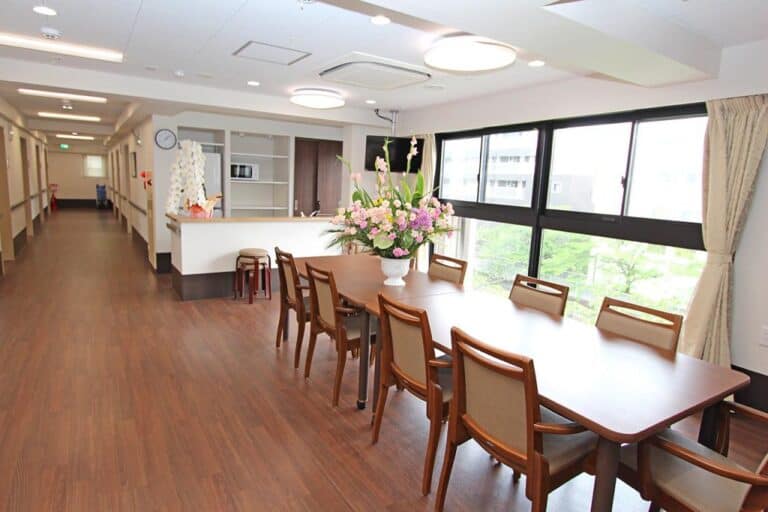 ローズ・ガーデン深川 の施設写真・外観・居室