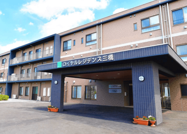 ロイヤルレジデンス三橋 の施設写真・外観・居室