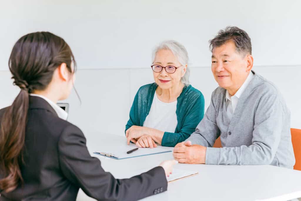 老人ホームを家族で選ぶイメージ