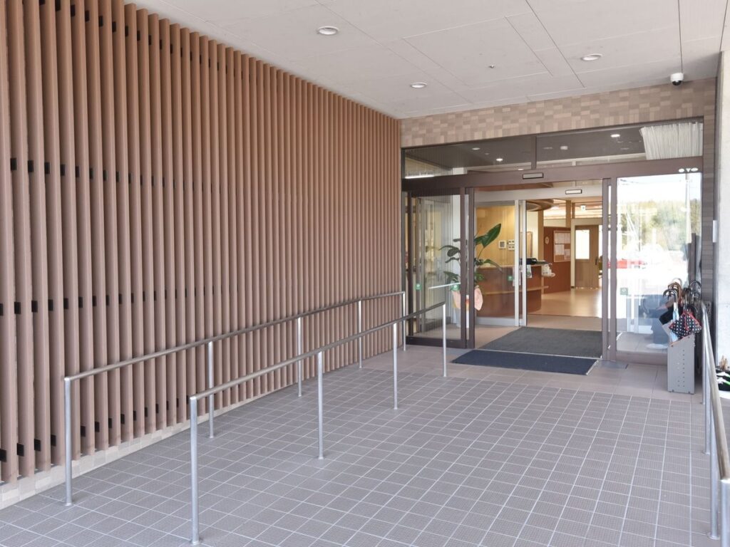 05