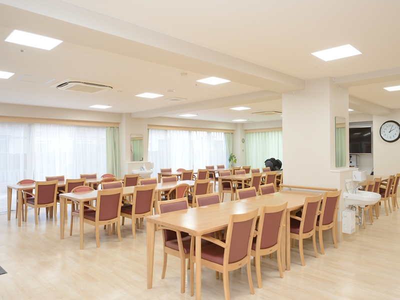 介護付有料老人ホーム　プレザンメゾン塚口