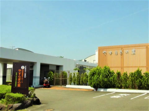 サービス付き高齢者向け住宅（介護付き有料老人ホーム）　やすらぎの杜
