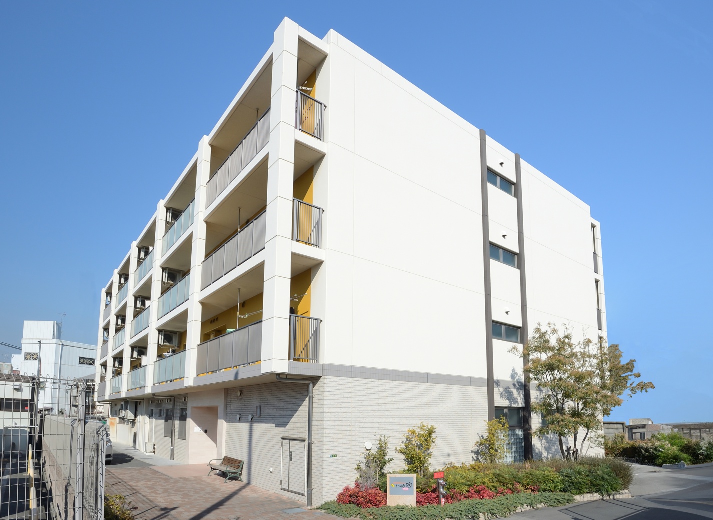 介護付有料老人ホームプレザンメゾン此花高見