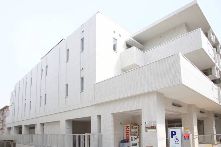 特別養護老人ホーム　クロスハート栄・横浜